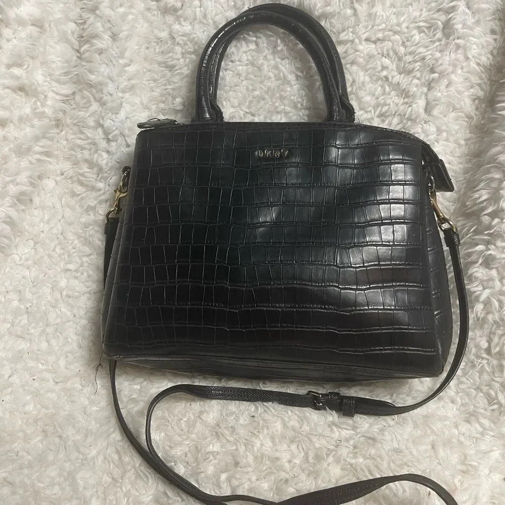 Dkny synthetic black